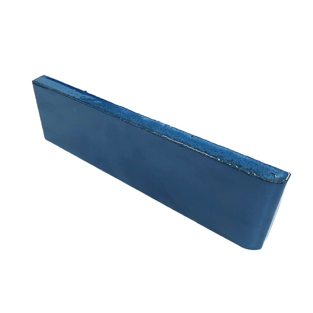 Round Edge Short